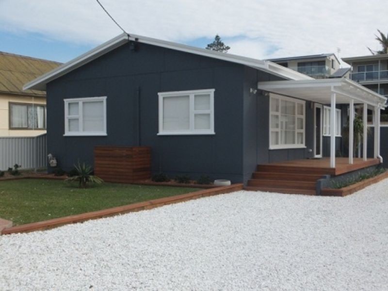 16 Calais Road, Wamberal NSW 2260