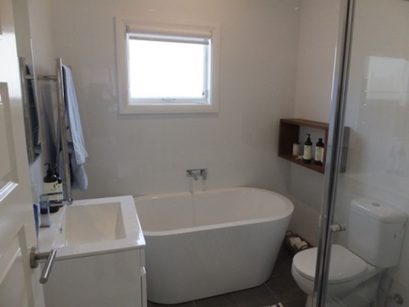 16 Calais Road, Wamberal NSW 2260