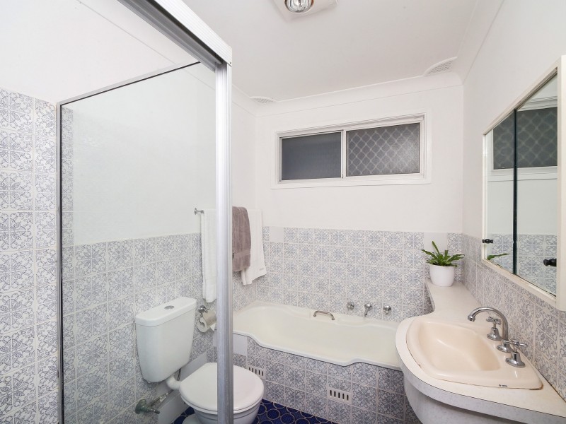 5 Narrawa Avenue, Erina NSW 2250