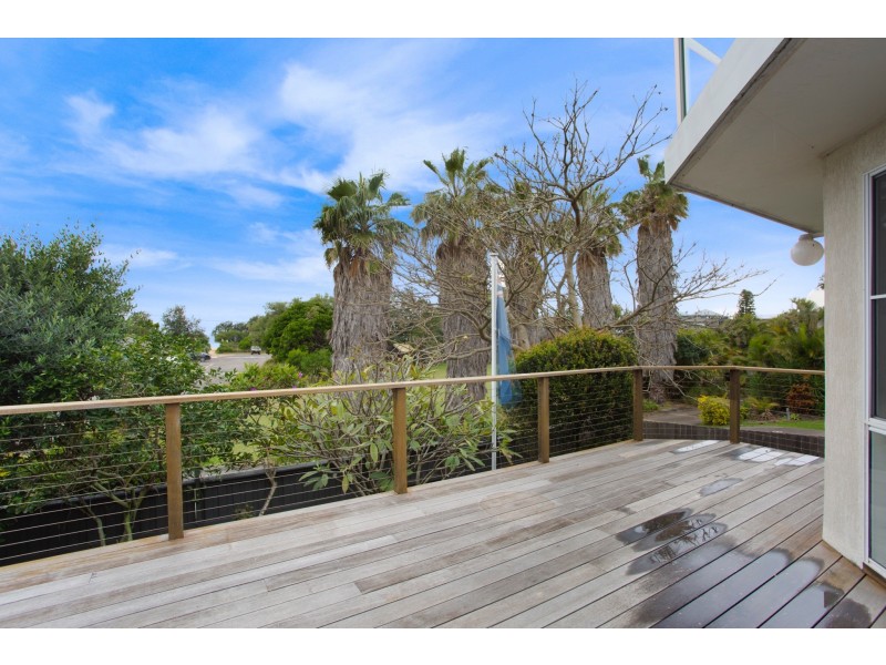 2/2 Wiles Avenue, Wamberal NSW 2260