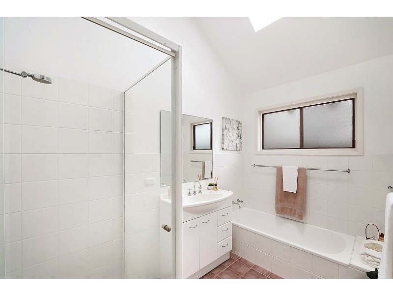 4 Beachcomber Parade, North Avoca NSW 2260