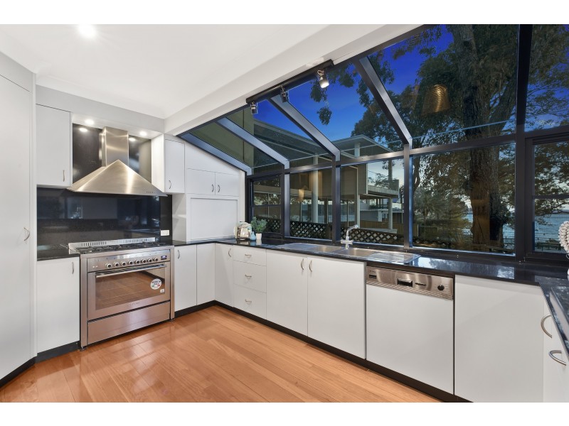 7 Harrison Street, Point Frederick NSW 2250