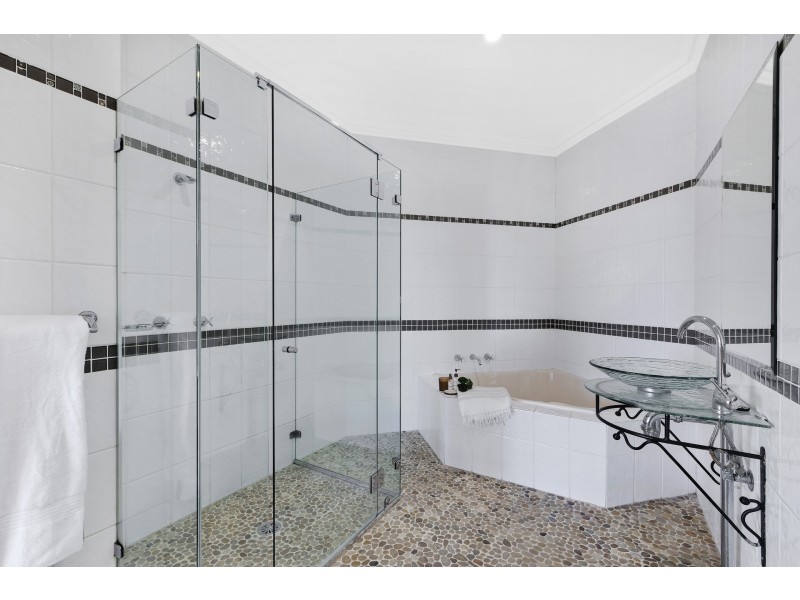 2/1 Ena Street, Terrigal NSW 2260