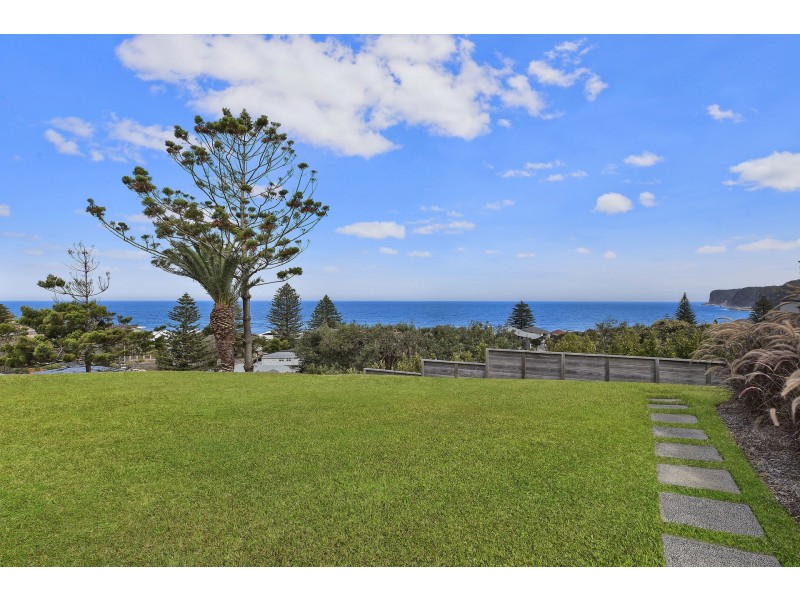 10 Tramway Road, North Avoca NSW 2260