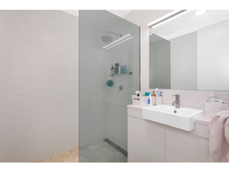 2/10 Pine Tree Lane, Terrigal NSW 2260