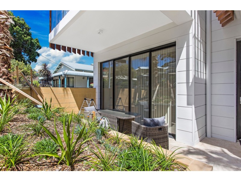 2/10 Pine Tree Lane, Terrigal NSW 2260