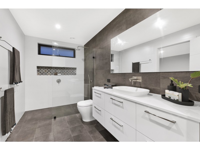 19 Raymond Terrace, Terrigal NSW 2260