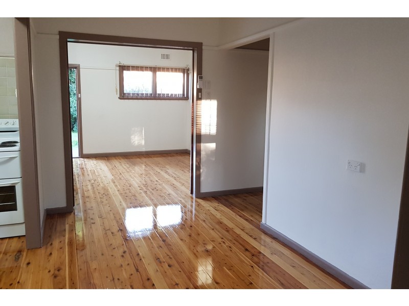 979 The Entrance Road, Forresters Beach NSW 2260