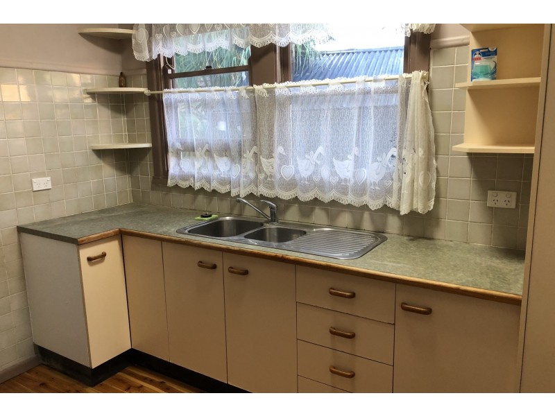 979 The Entrance Road, Forresters Beach NSW 2260