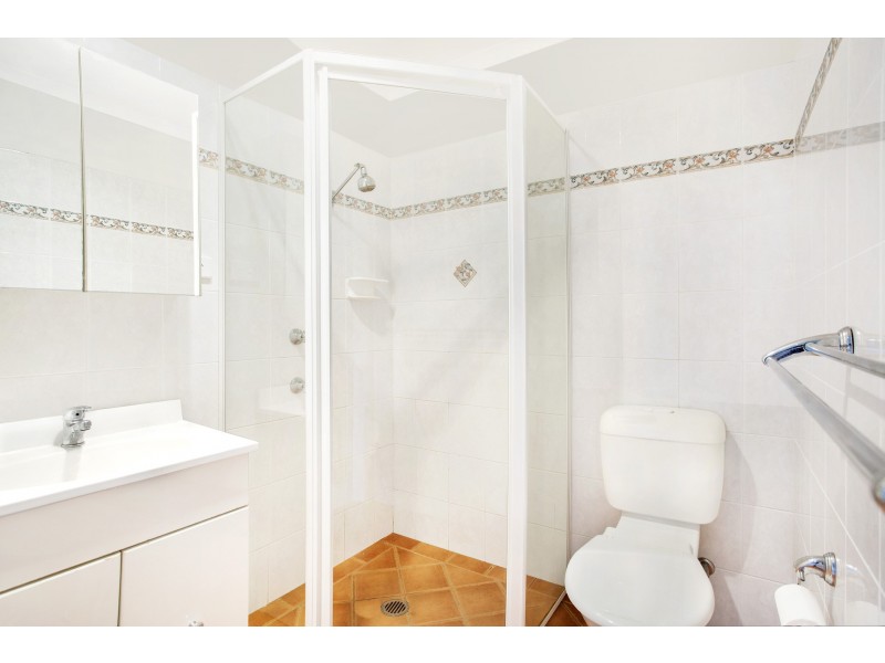 1/283 Oak Road, Matcham NSW 2250