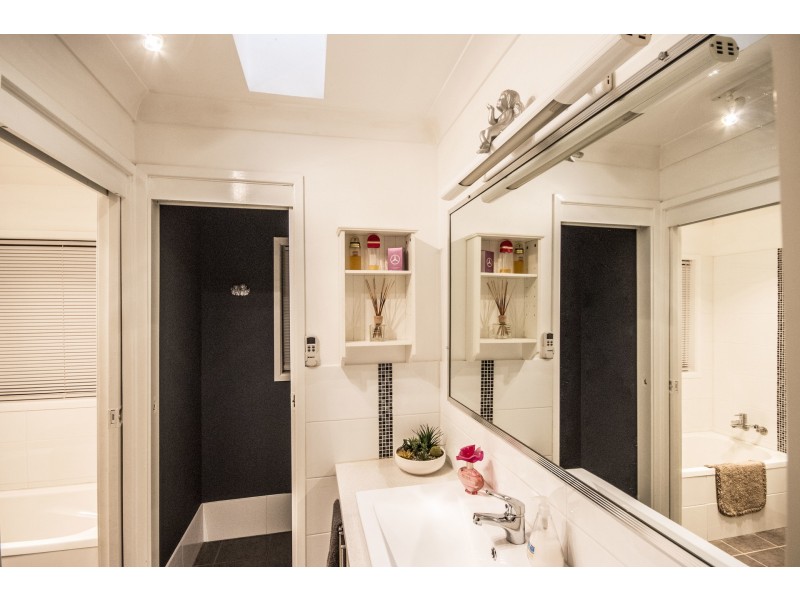 13 Portsmouth Road, Erina NSW 2250