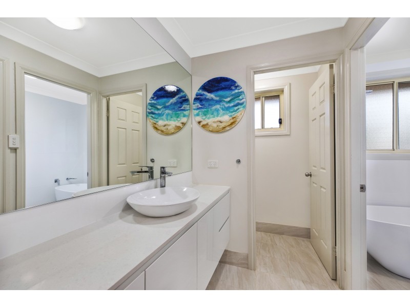 2/25 Charles Kay Drive, Terrigal NSW 2260