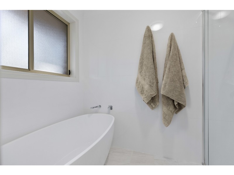 2/25 Charles Kay Drive, Terrigal NSW 2260