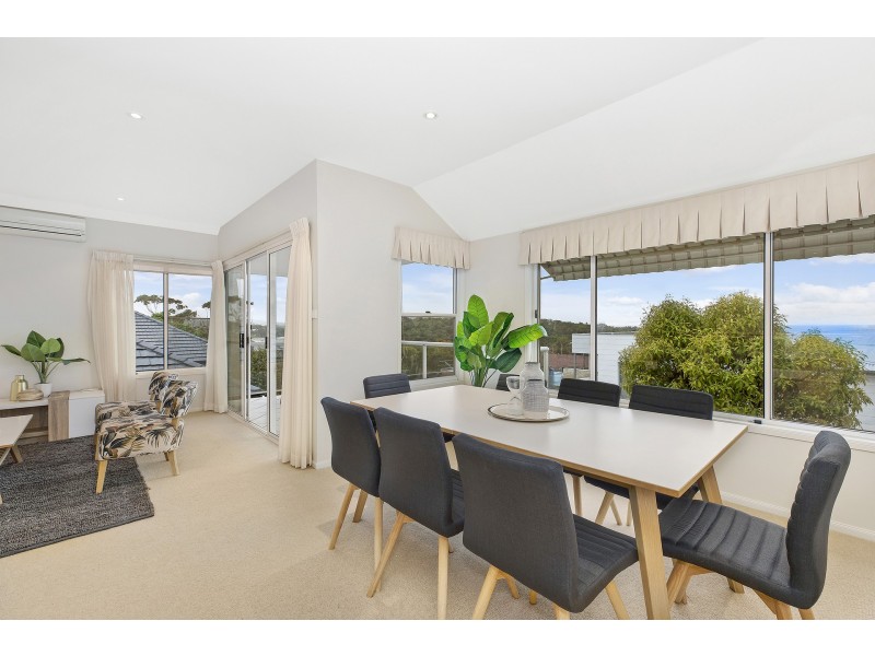 2/124A Ocean View Drive, Wamberal NSW 2260
