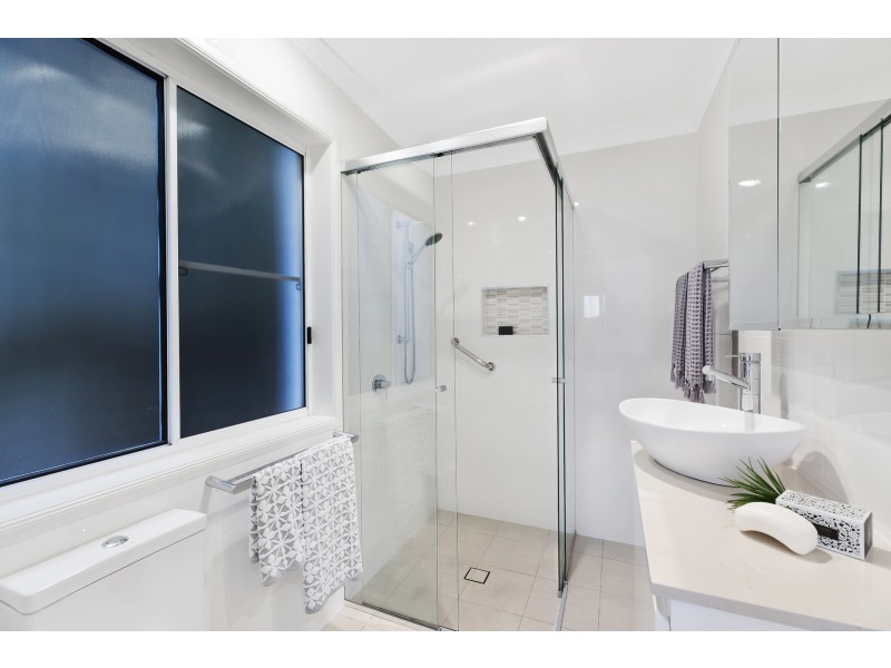 2/124A Ocean View Drive, Wamberal NSW 2260