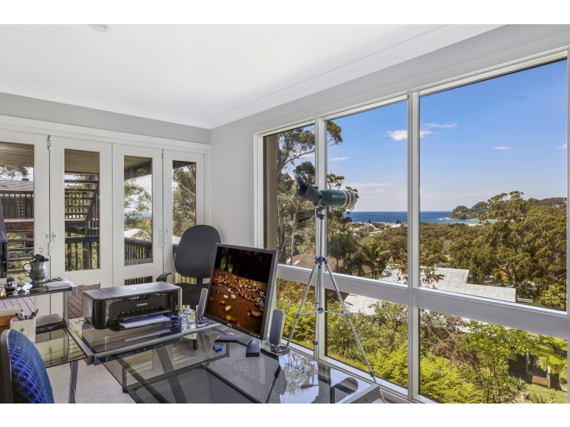 82 Bradleys Road, North Avoca NSW 2260