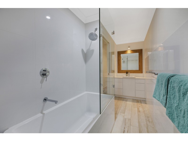 13 Surf Rider Avenue, North Avoca NSW 2260