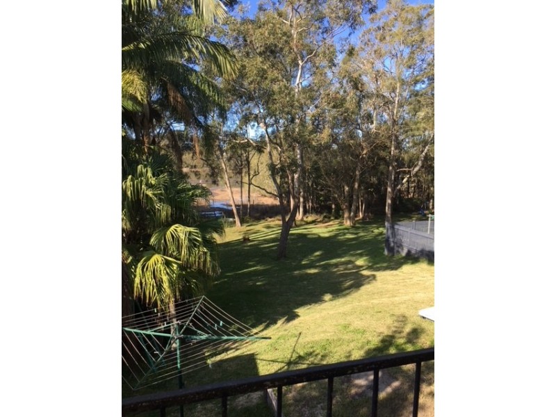 18 Lake Shore Drive, North Avoca NSW 2260