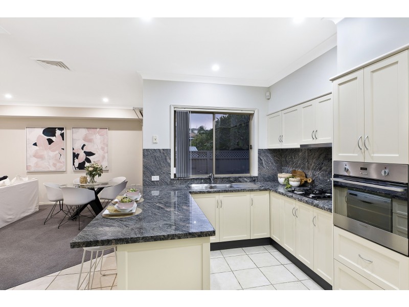 2/10 Henley Avenue, Terrigal NSW 2260