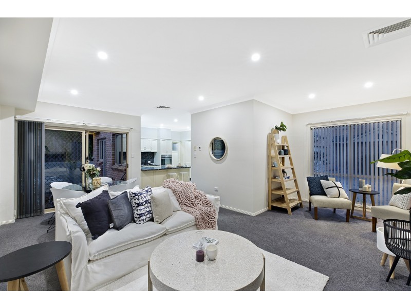 2/10 Henley Avenue, Terrigal NSW 2260