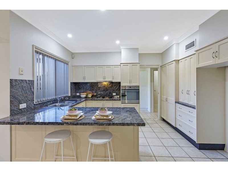 2/10 Henley Avenue, Terrigal NSW 2260