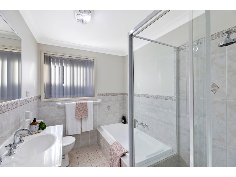 2/10 Henley Avenue, Terrigal NSW 2260