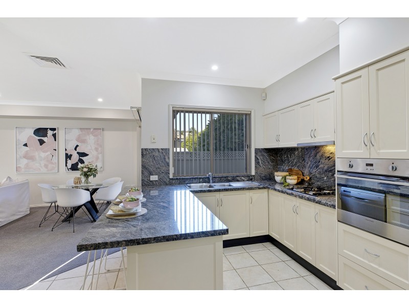 2/10 Henley Avenue, Terrigal NSW 2260