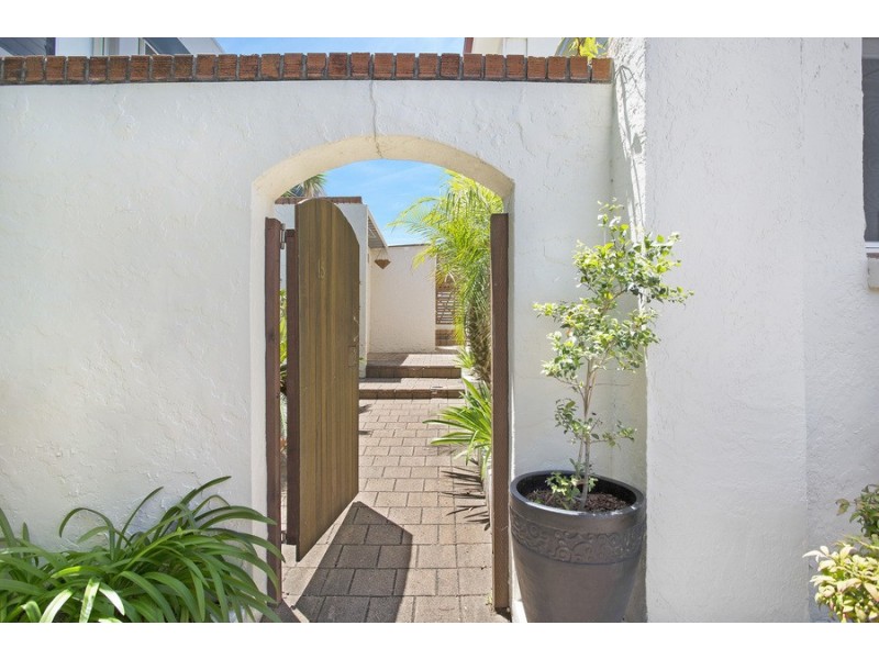 1/15 Calais Road, Wamberal NSW 2260