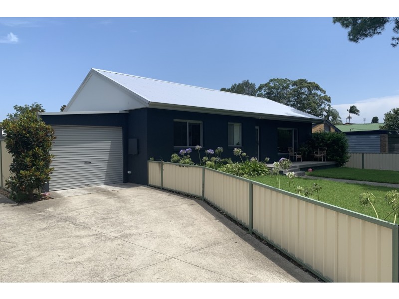 32 Narrawa Avenue, Erina NSW 2250