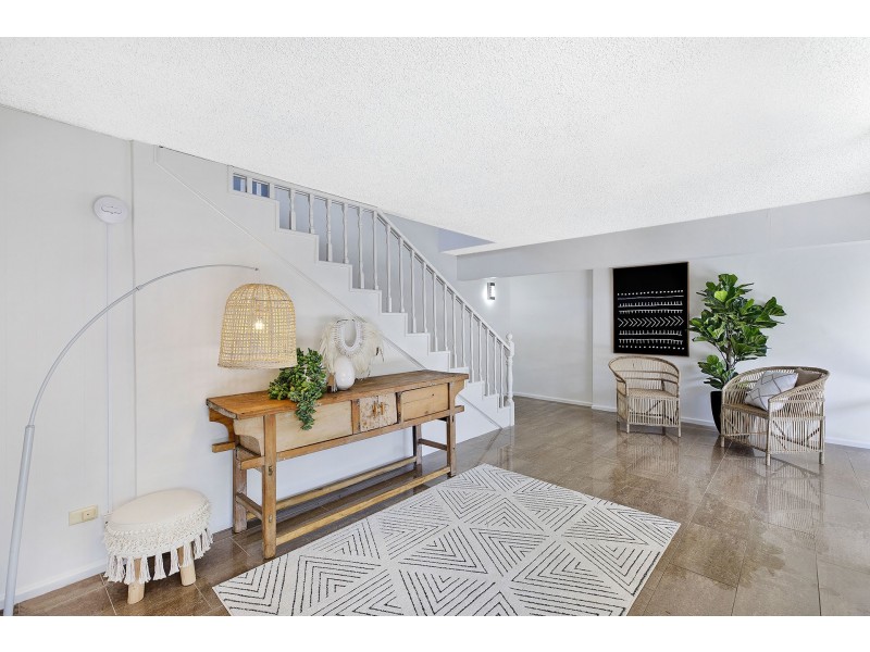 83 Albany Street, Point Frederick NSW 2250