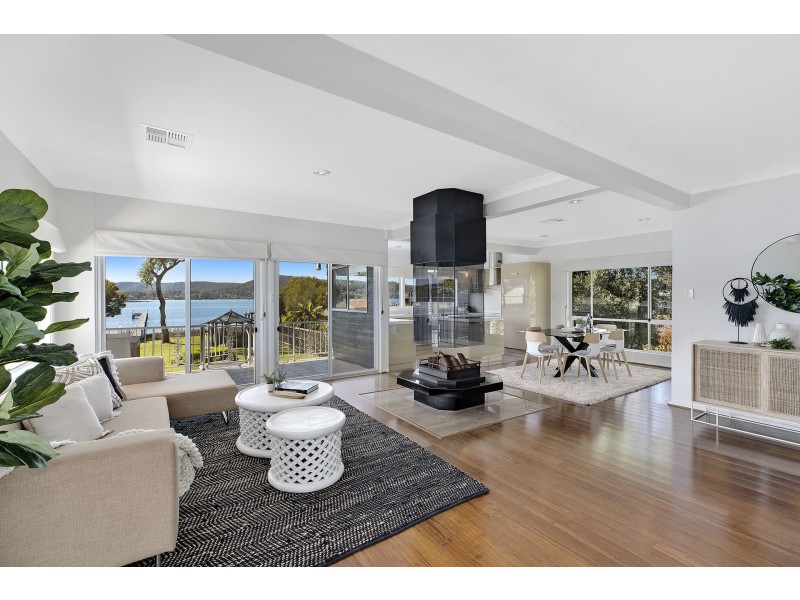 83 Albany Street, Point Frederick NSW 2250