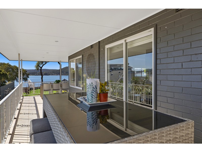 83 Albany Street, Point Frederick NSW 2250