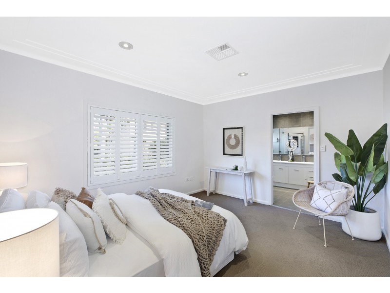 83 Albany Street, Point Frederick NSW 2250