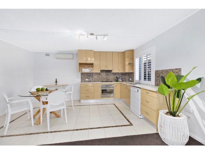 83 Albany Street, Point Frederick NSW 2250