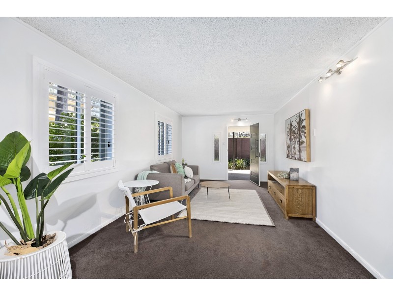 83 Albany Street, Point Frederick NSW 2250