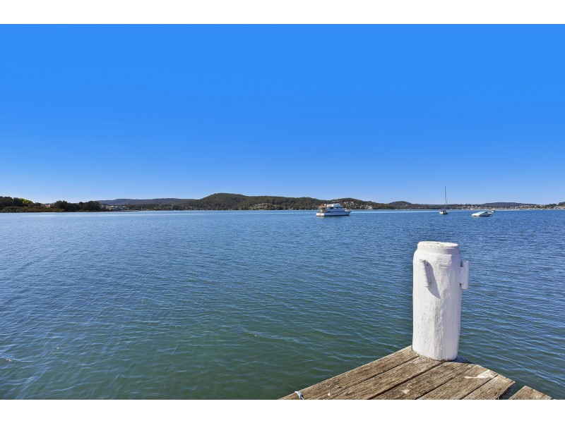 83 Albany Street, Point Frederick NSW 2250