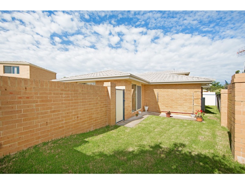 4/19 Aurora Place, Bateau Bay NSW 2261