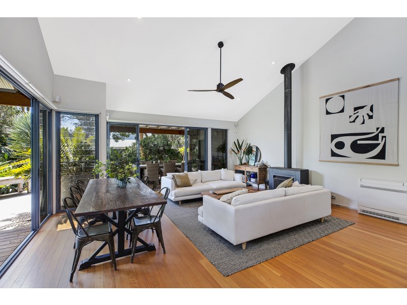 30 Lake Street, North Avoca NSW 2260