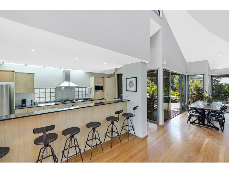 30 Lake Street, North Avoca NSW 2260