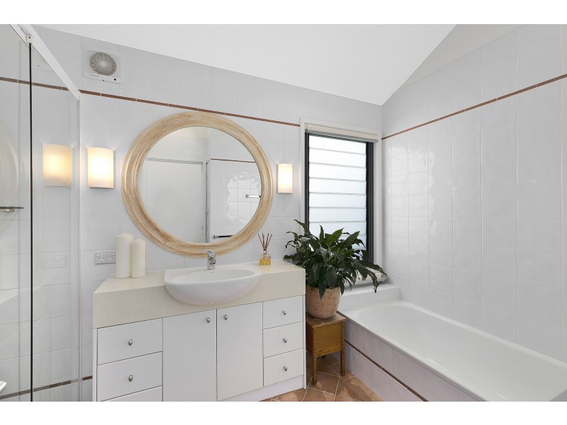 30 Lake Street, North Avoca NSW 2260