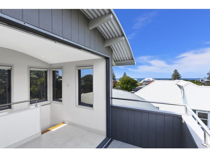 30 Lake Street, North Avoca NSW 2260