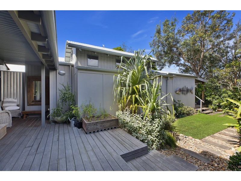 30 Lake Street, North Avoca NSW 2260