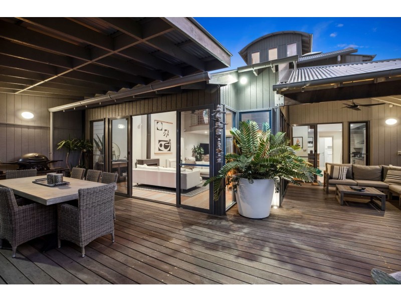 30 Lake Street, North Avoca NSW 2260