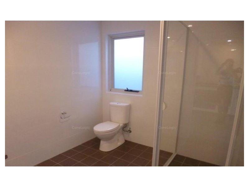 2/21 Jarrett Street, North Gosford NSW 2250