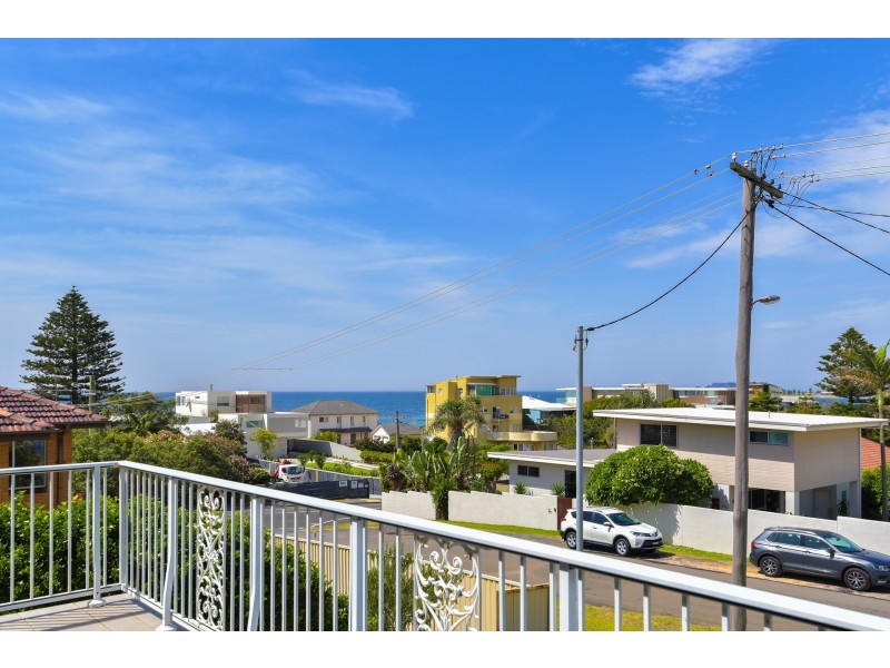 1/1 Lumeah Avenue, Wamberal NSW 2260