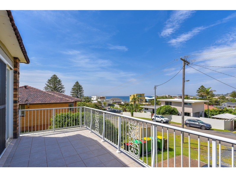 1/1 Lumeah Avenue, Wamberal NSW 2260