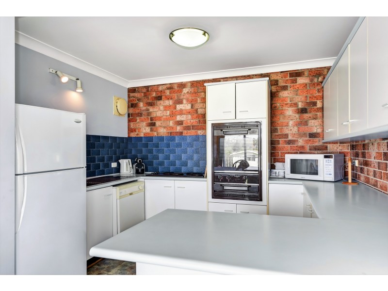 1/1 Lumeah Avenue, Wamberal NSW 2260