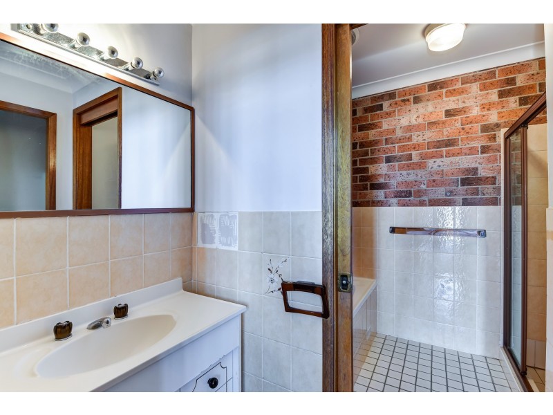 1/1 Lumeah Avenue, Wamberal NSW 2260