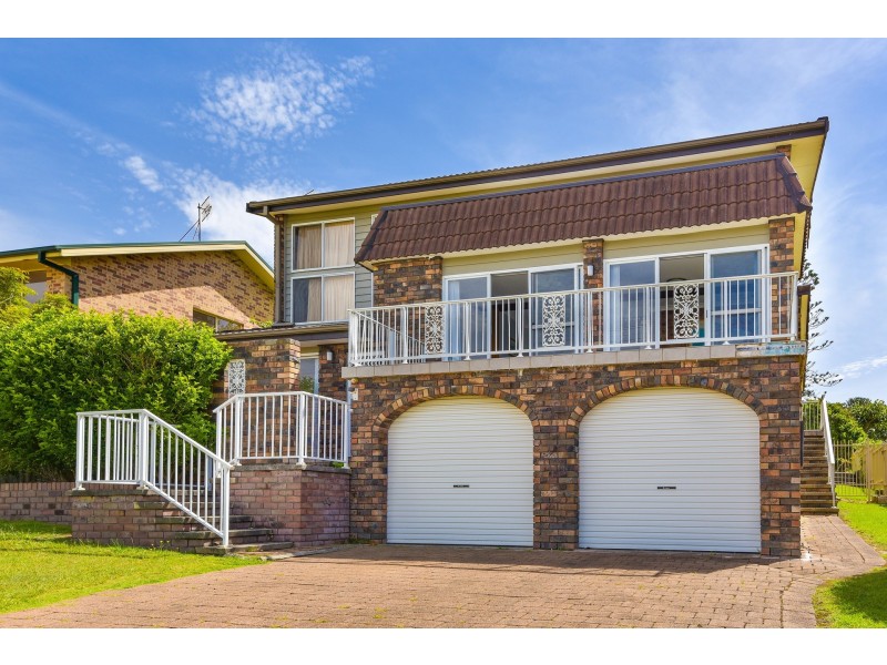 1/1 Lumeah Avenue, Wamberal NSW 2260