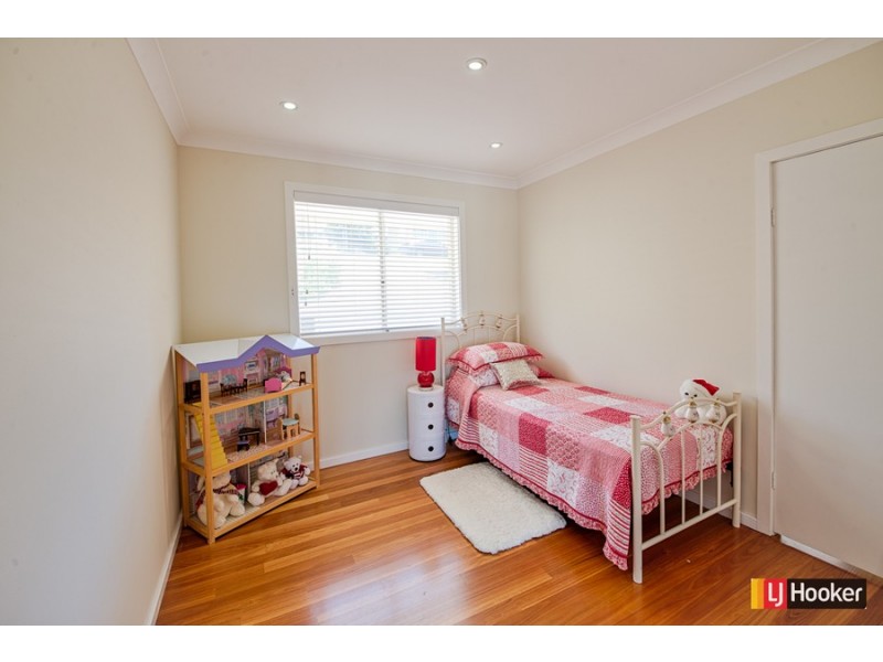 5 North Scenic Road, Forresters Beach NSW 2260